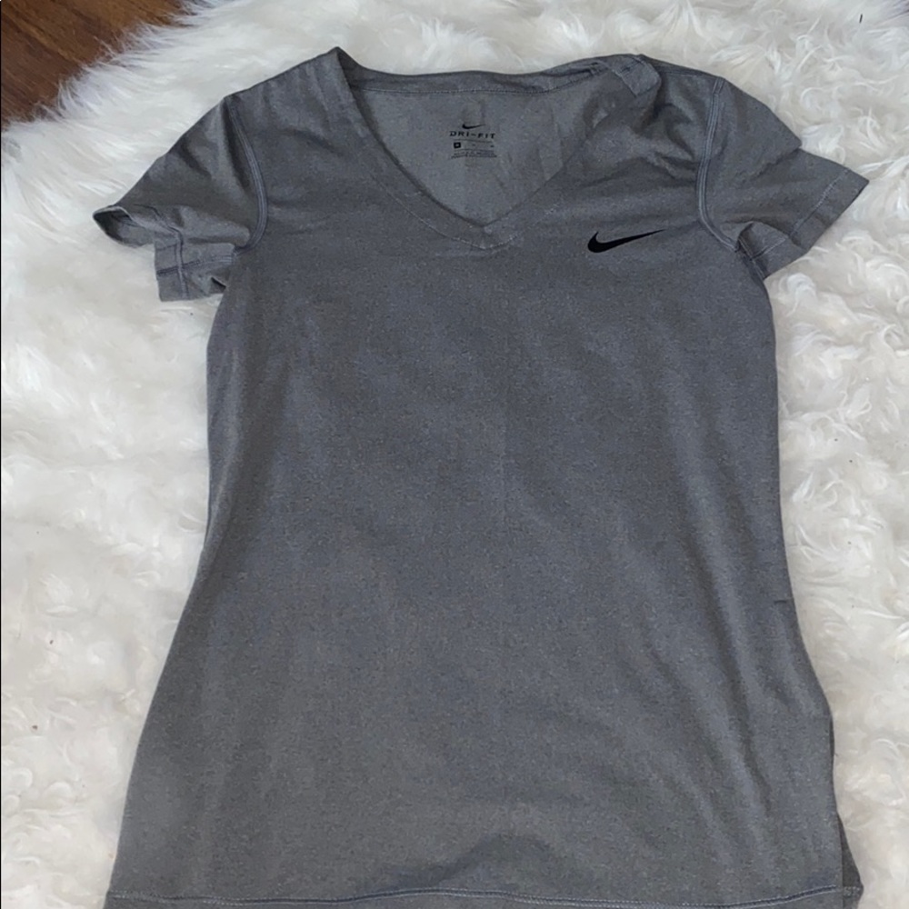 nike t-shirt